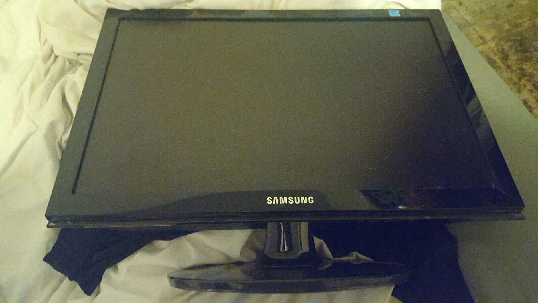 Samsung 22" widescreen monitor