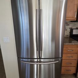 4 PC STAINLESS STEEL KITCHEN APPLIANCES 