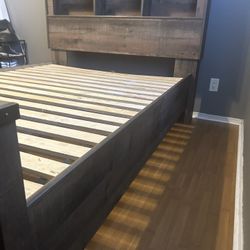 Rustic Full Size Bed With Mattress