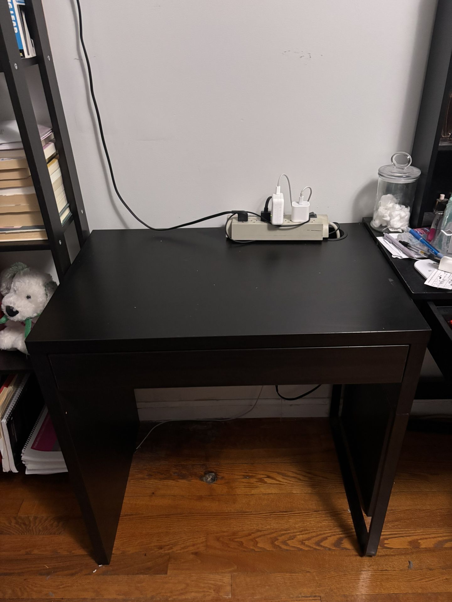 Small computer desk 
