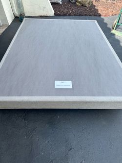 Queen bed foundation
