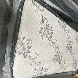 Deluxe Brand Twin Size Set 