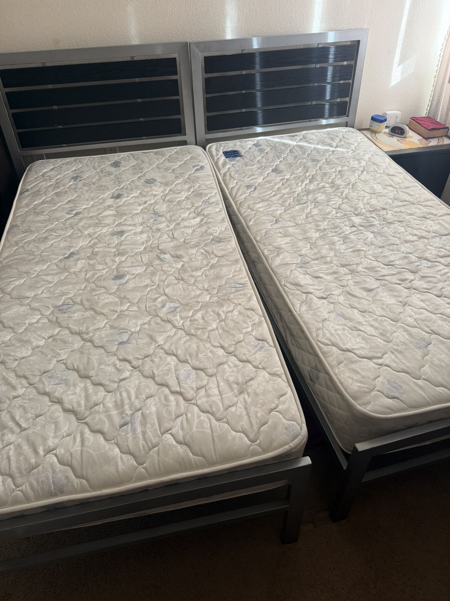 2 Twin Beds With Mattresses