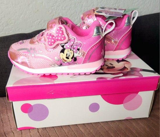 NEW- Minnie Mouse Light-up Jogger Sneakers