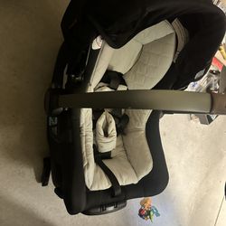 Nuna Infant Car Seat + Base 