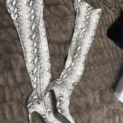 Steve Madden Steve Madden Black and White Over the Knee Boots