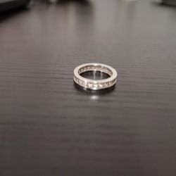 Silver Size 6 Ring With Glass