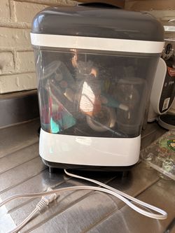 Baby bottle sanitizer