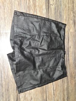 Black pleather skirt/short