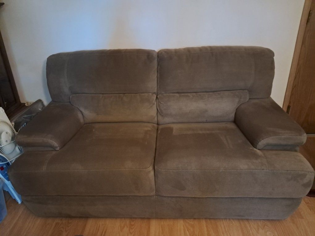 Toupe/brown Comfy Loveseat 