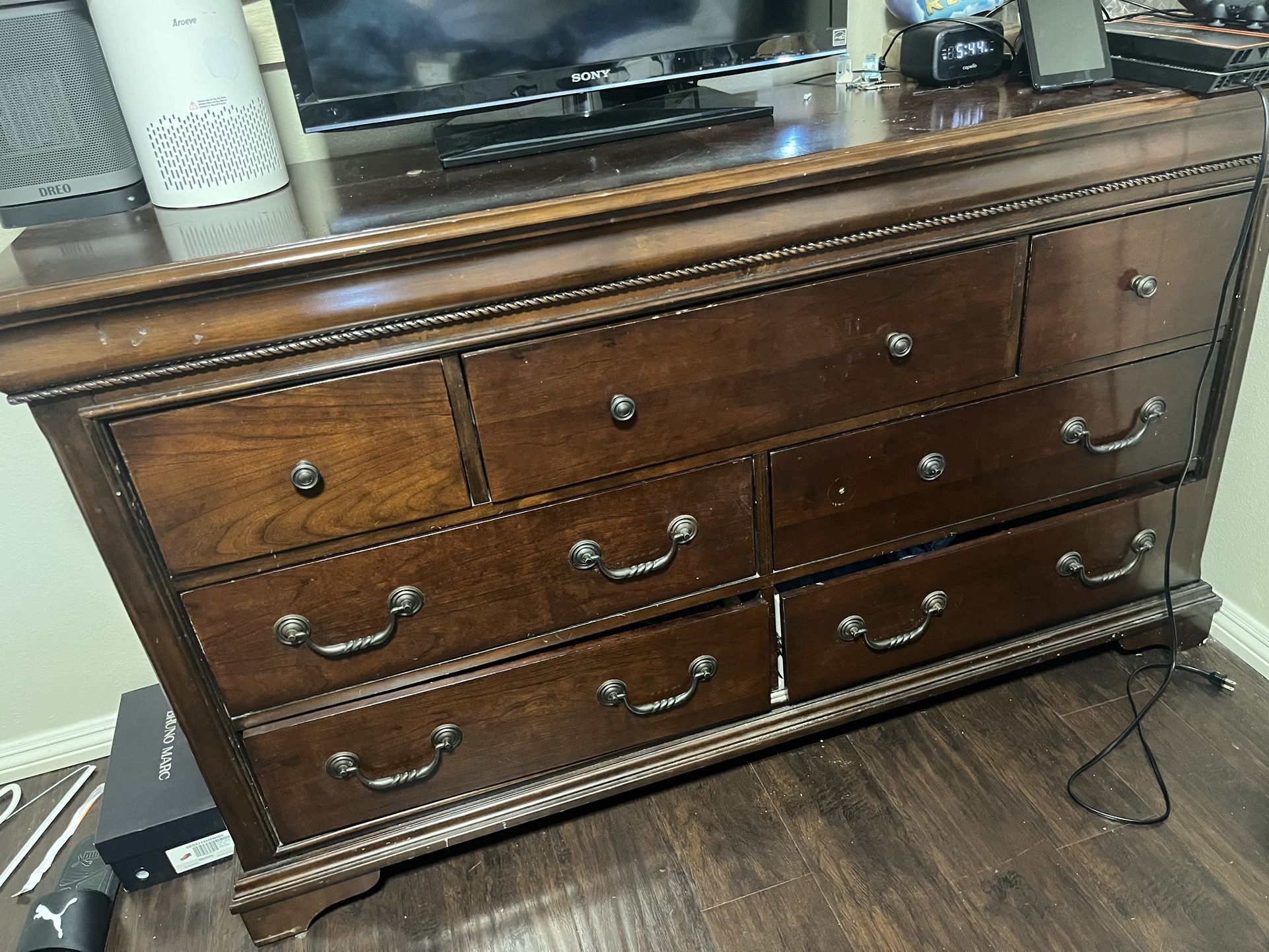 Dresser