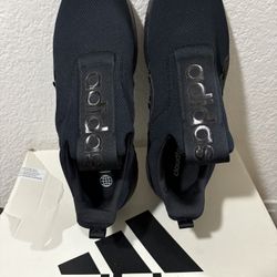 Brand New Men Adidas Size 11/1/2 ⏰⏰