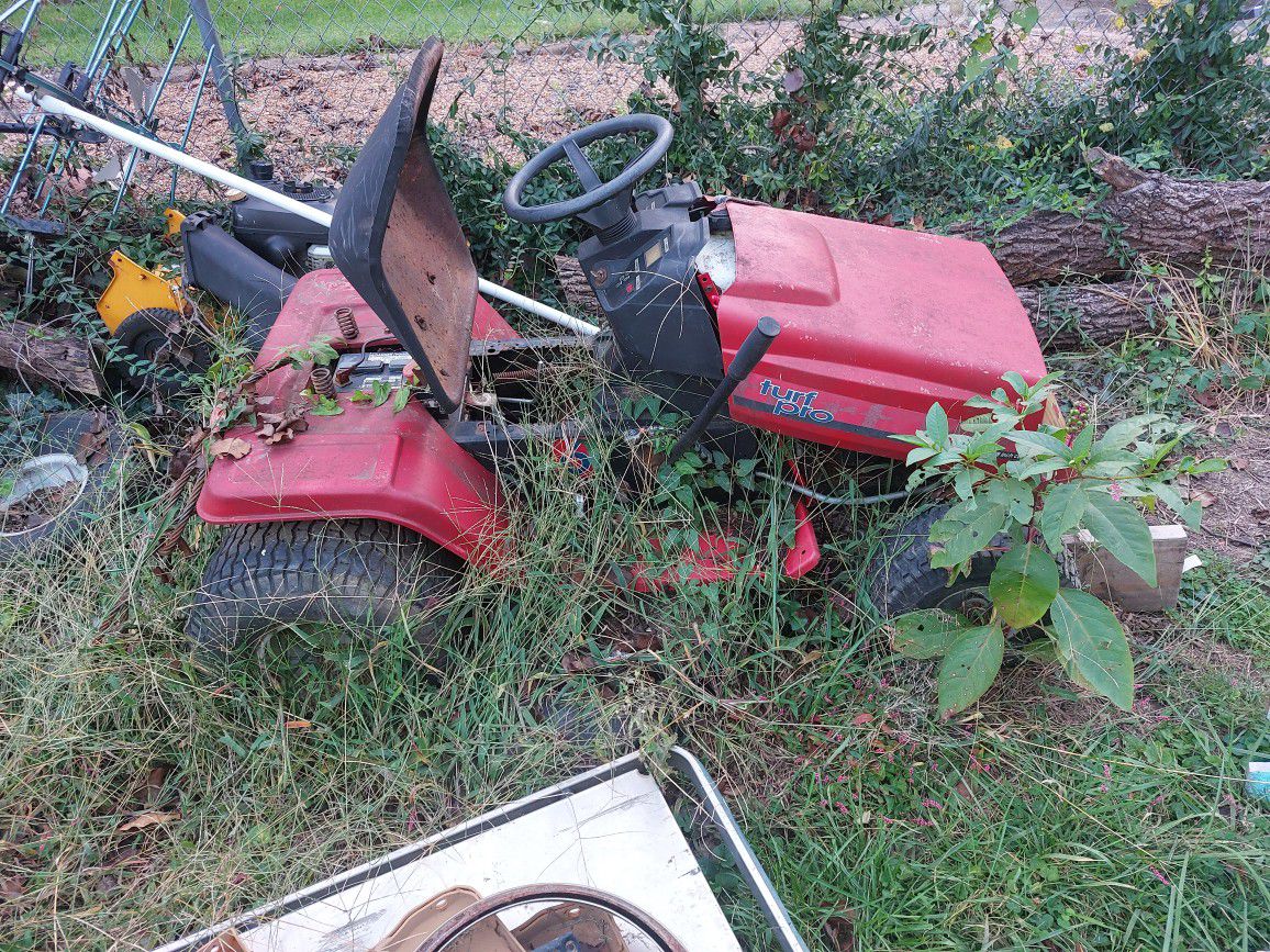 Riding lawn Mower 4 parts. Or scrap barbecue grills two