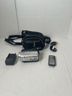 Sony Handycam HDR-SR5 (40 GB) Camcorder With Charger Remote Batter And Bag