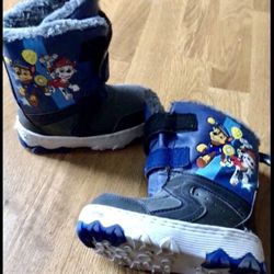 Paw Patrol Chase & Marshall, Light Up Kids Winter Snow Boots. Size 9/10 