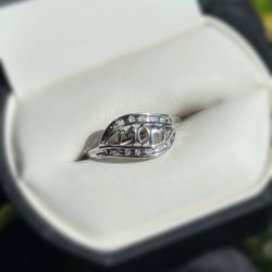 Jewelry 10k solid white gold diamonds 0.08CTW heart ring sz 7.00