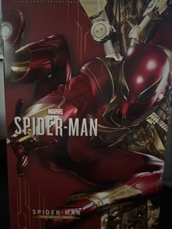 Hot Toys Marvel Iron Spider USED DAMAGED 