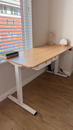 Standing Desk (Electric) | Light Oak + White Frame