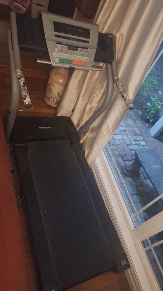 Nordic Trac c1800 Treadmill