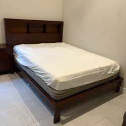 Queen Bedroom Sets With Dresser, Night Stand, Box Spring And Mattress
