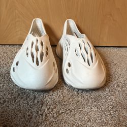 Yeezy Foam Runner Ararat