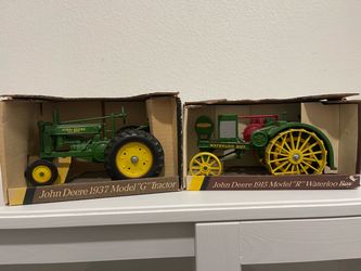 John Deere Die-Cast Tractor Models Set of 2
