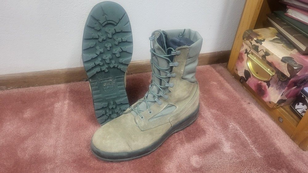 Mens 11 R WELLCO Air Force TW Boots USAF Sage Green Combat Flight Vibram Soles