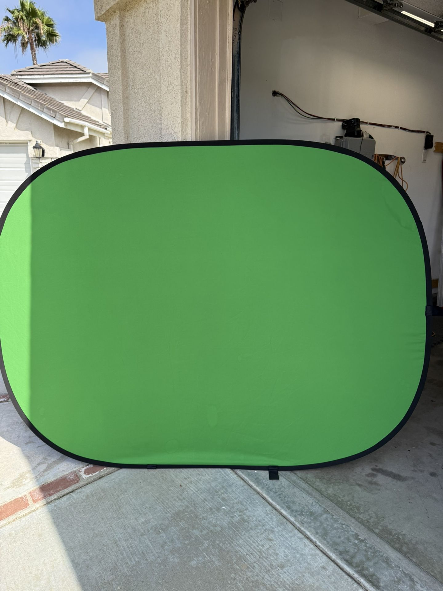 Huge backdrop / Reversible Green Screen