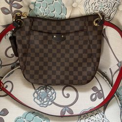 Louis Vuitton South Bank Besace for Sale in Gilbert, AZ - OfferUp