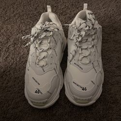 Balenciaga White Size 46