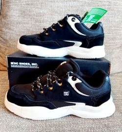 Size 6 Women's - Brand New DC Decel Shoes