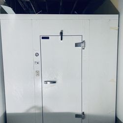Custom White Walk-In Cooler