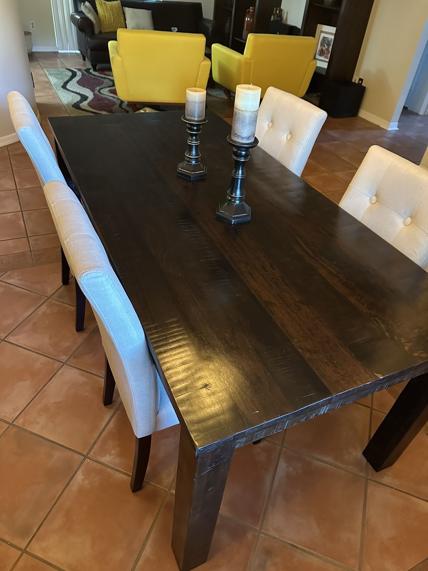 Dining Room Table And Chairs 