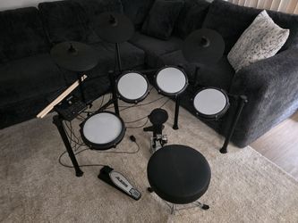 Alesis Nitro Max Electronic Drum Kit + Throne