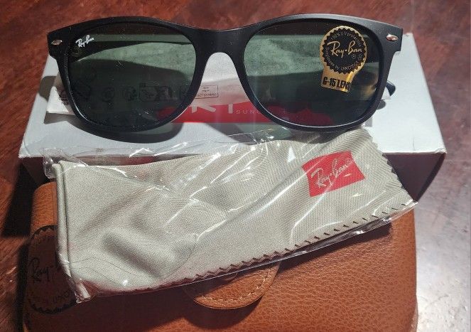 Ray-Ban New Wayfarer Icons Sunglasses