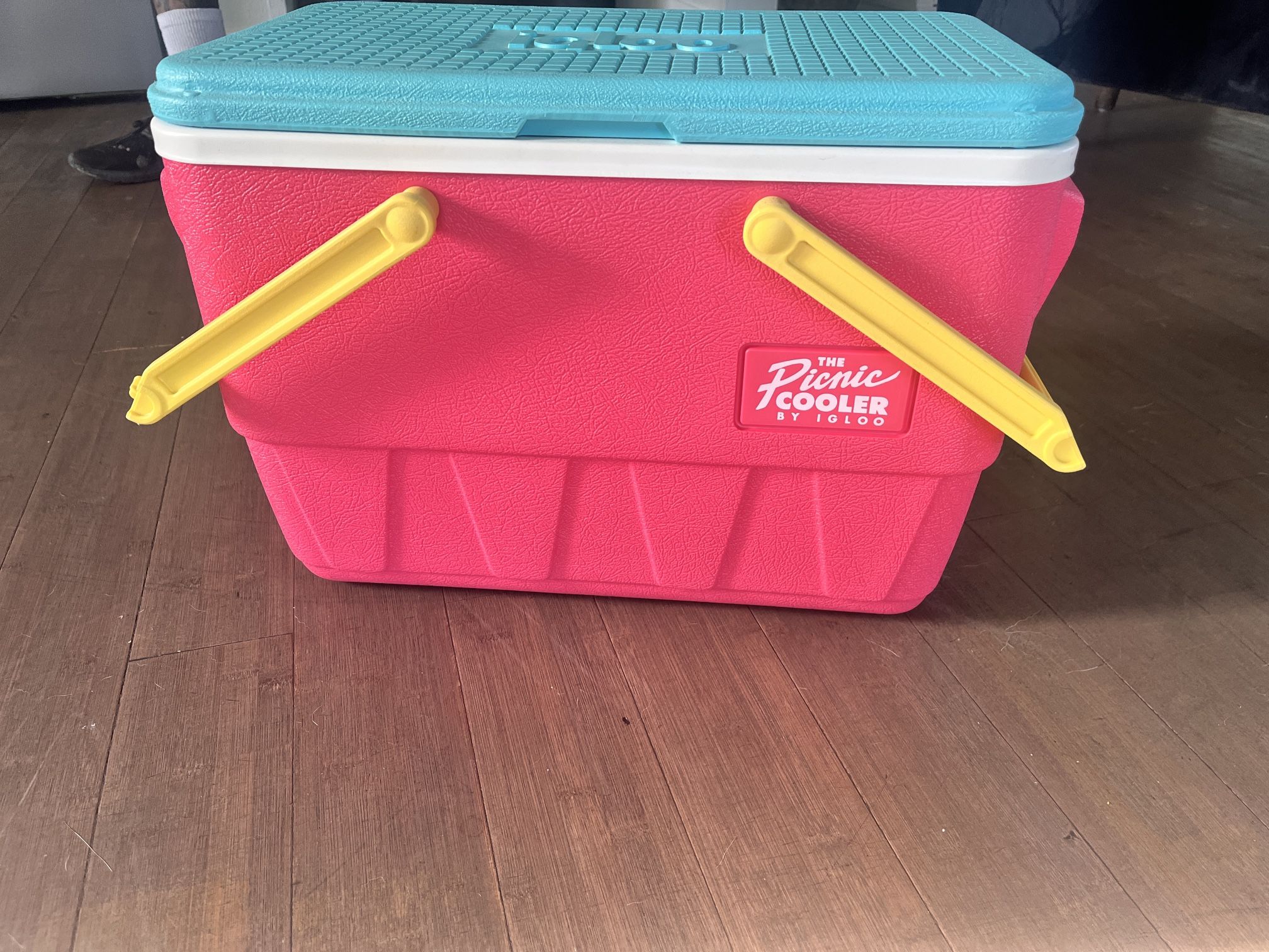 Igloo Retro Picnic Ice Cooler
