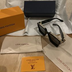 Brand New , Unisex Sunglasses 