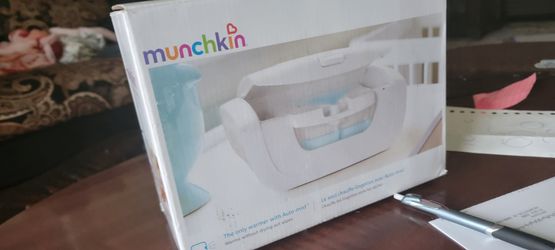 Munchkin Blue Warm Glow Wipe Warmer