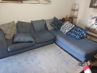 L Shaped Couch (Blue)