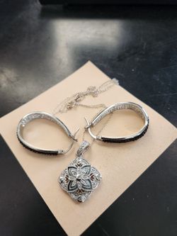 Peora Floral Wonder Sterling Silver Floral Design Pendant Necklace With Cubic Zirconia