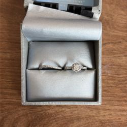 Engagement Ring & Wedding Band
