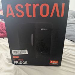 Astroai 8 Can Mini Fridge 