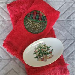 Holiday Soap Dish, Hand Towel & Fingertip Towel 