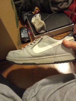 Big Nike low grey size 9