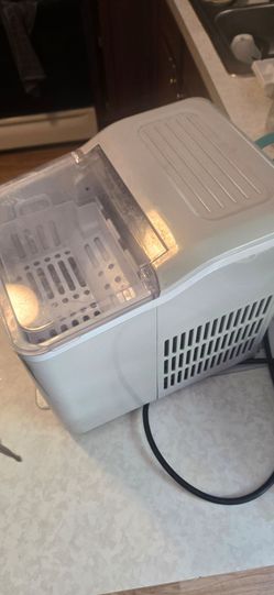 Frigidaire ice Maker