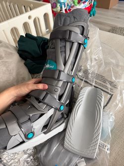 Vacoped XELGO Orthopedic Walking Boot