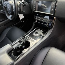 Jaguar XE 2017 35T Premium V6