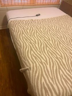 Mattress Firm Craftmatic Adjustable Queen Bed and Frame