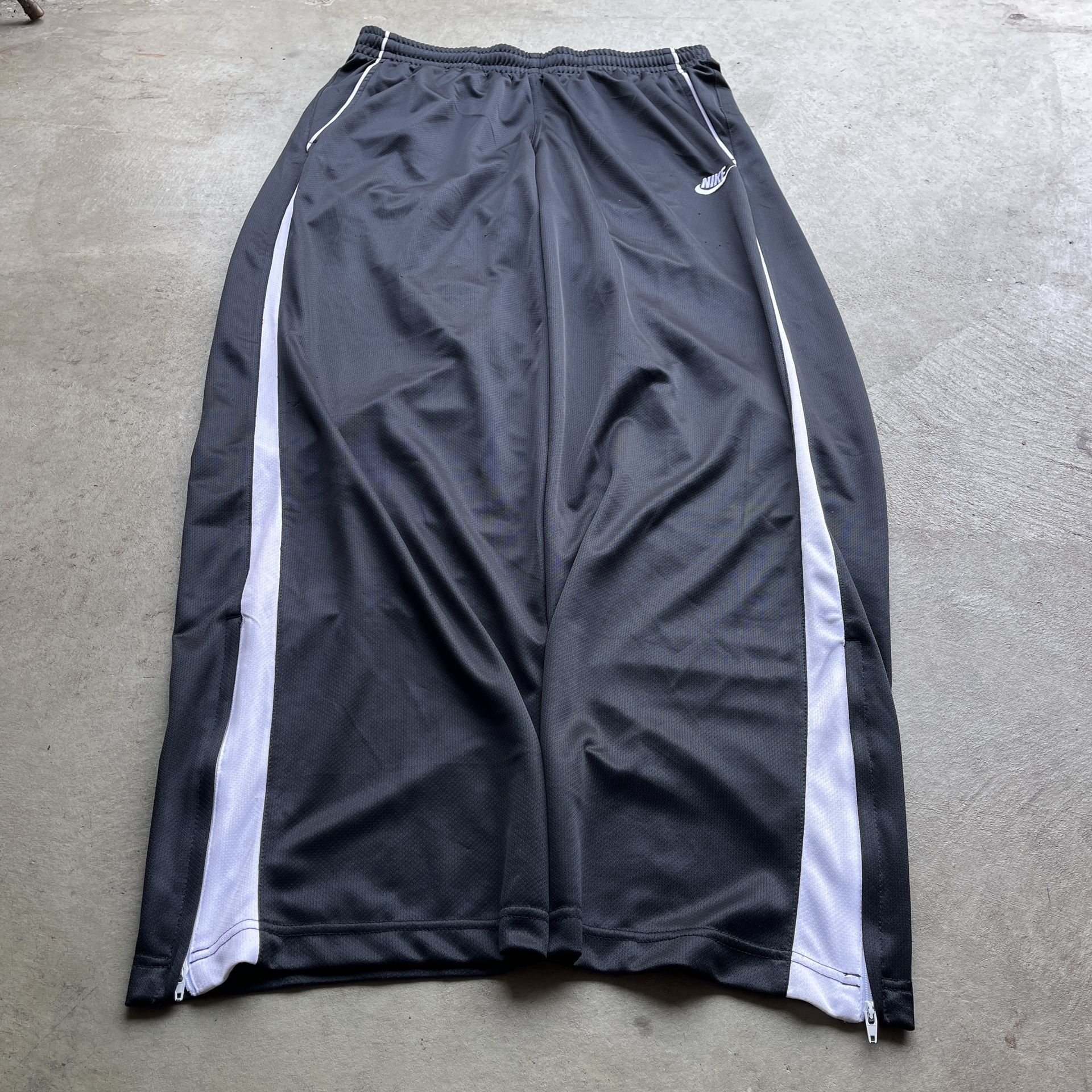 Vintage Y2K Nike Black White Baggy Wide-Leg Sweatpants