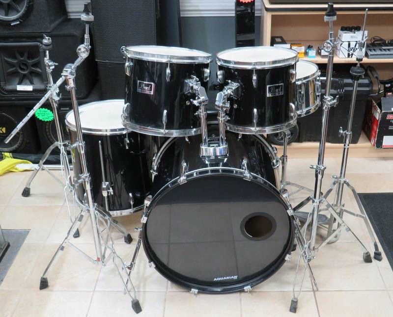 Pearl Forum Series Black 5pc Drum Kit w/ Cymbal Stands